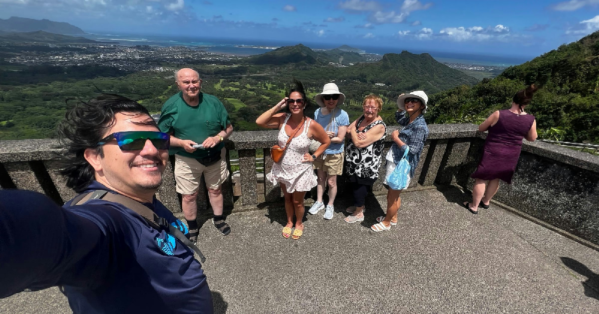 Misti's Solo Adventure in Waikiki: Fresh Fish and Aloha Spirit