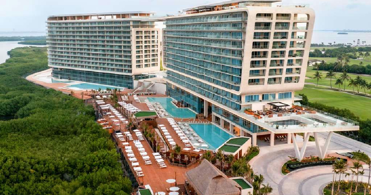 Shiriee Arce Discovers a Two-Sided Resort Experience in Cancún