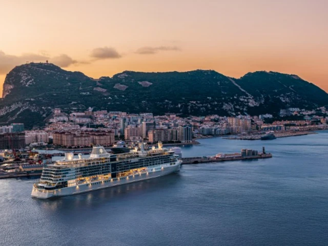Receive a $500 Silversea Shipboard Credit per Suite