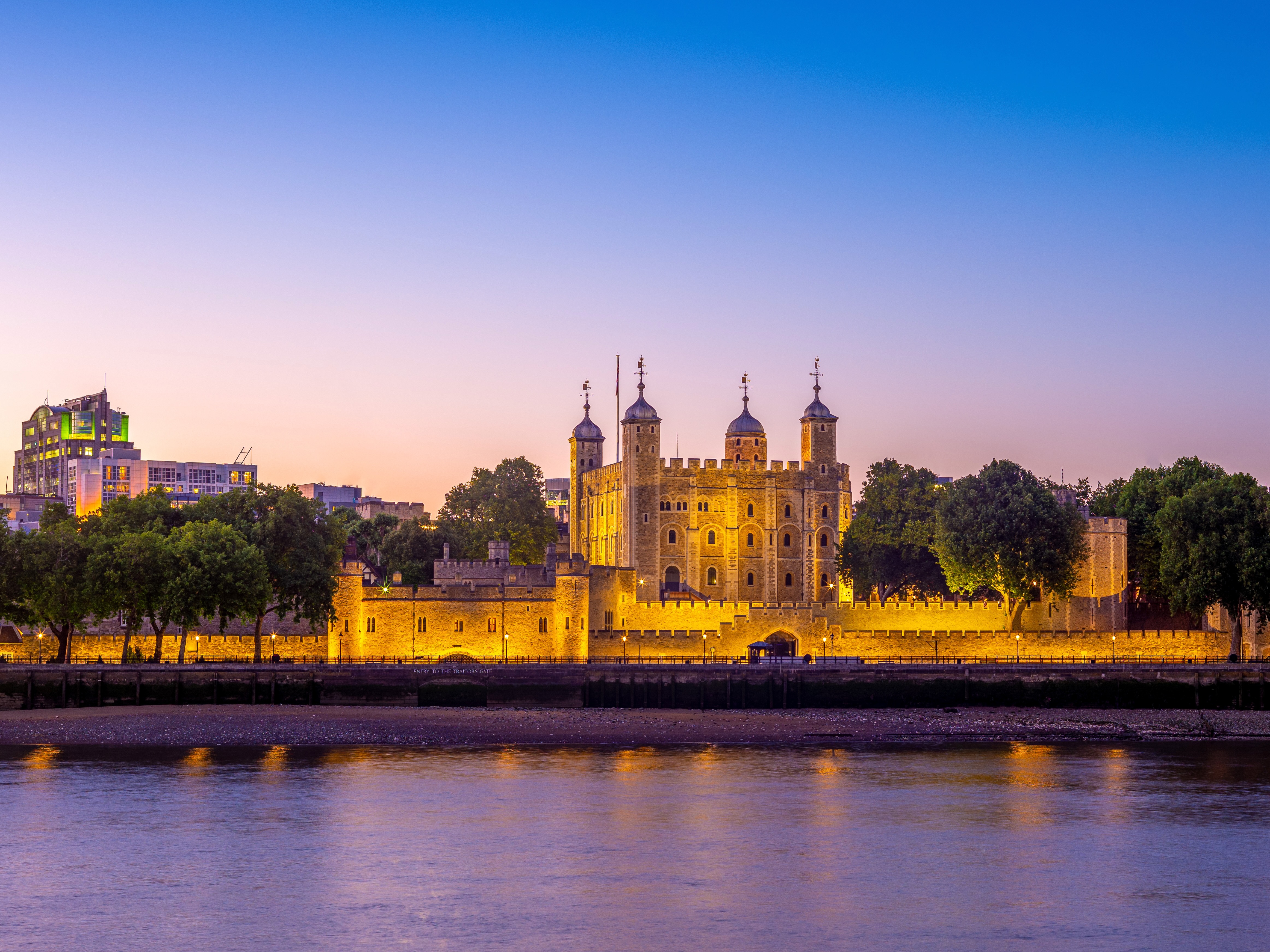 Windstar’s New 2027 Experiences: A Medici Fortress, a Dubrovnik Cloister and the Tower of London After Dark