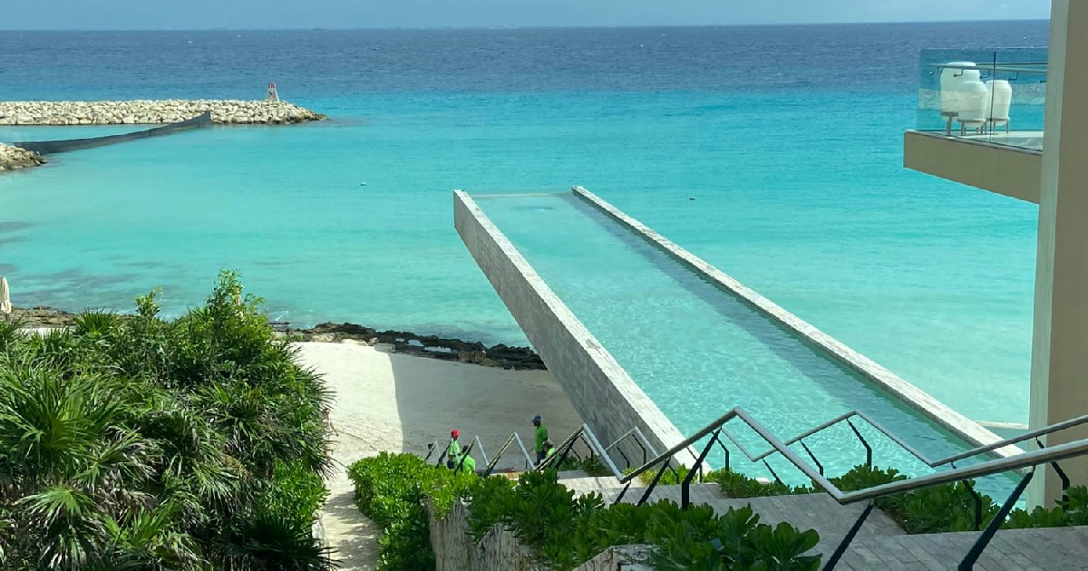 David Petlin on La Casa de la Playa: Where the Resort Is the Destination
