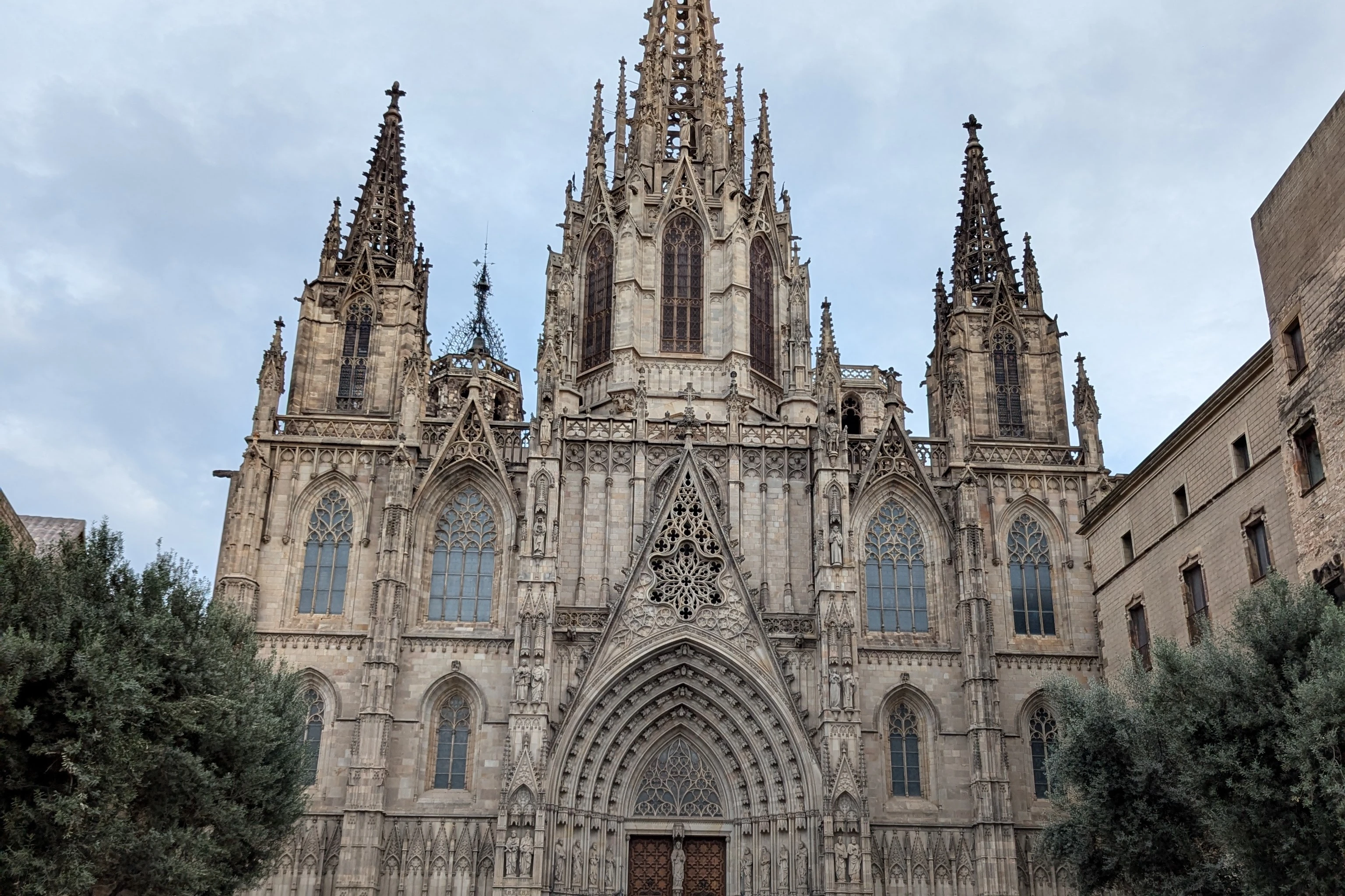 Exterior shot of Catedral de Barcelona