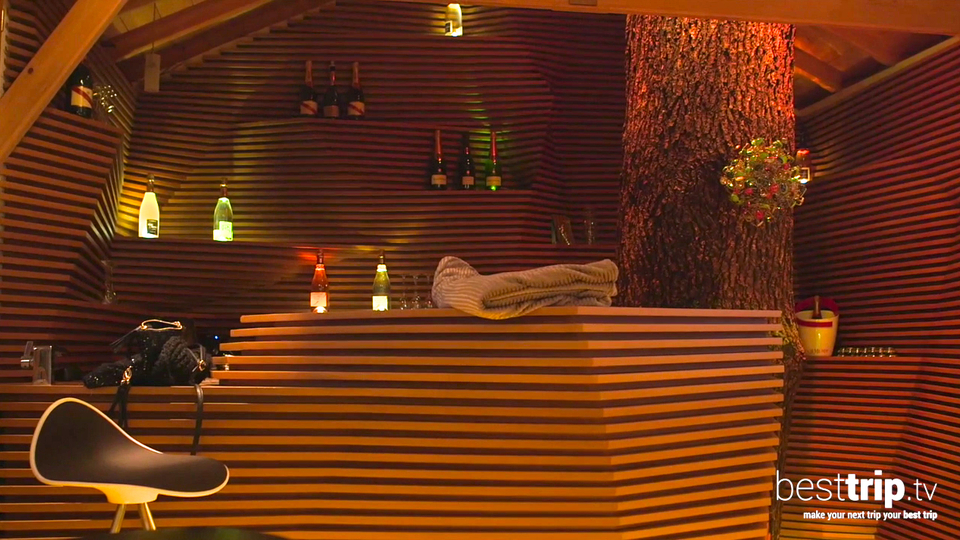 Perching Bar TreeTop Champagne Bar, France