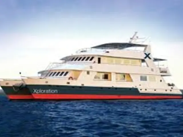 11 NIGHT GALAPAGOS / ECUADOR XPLORATION