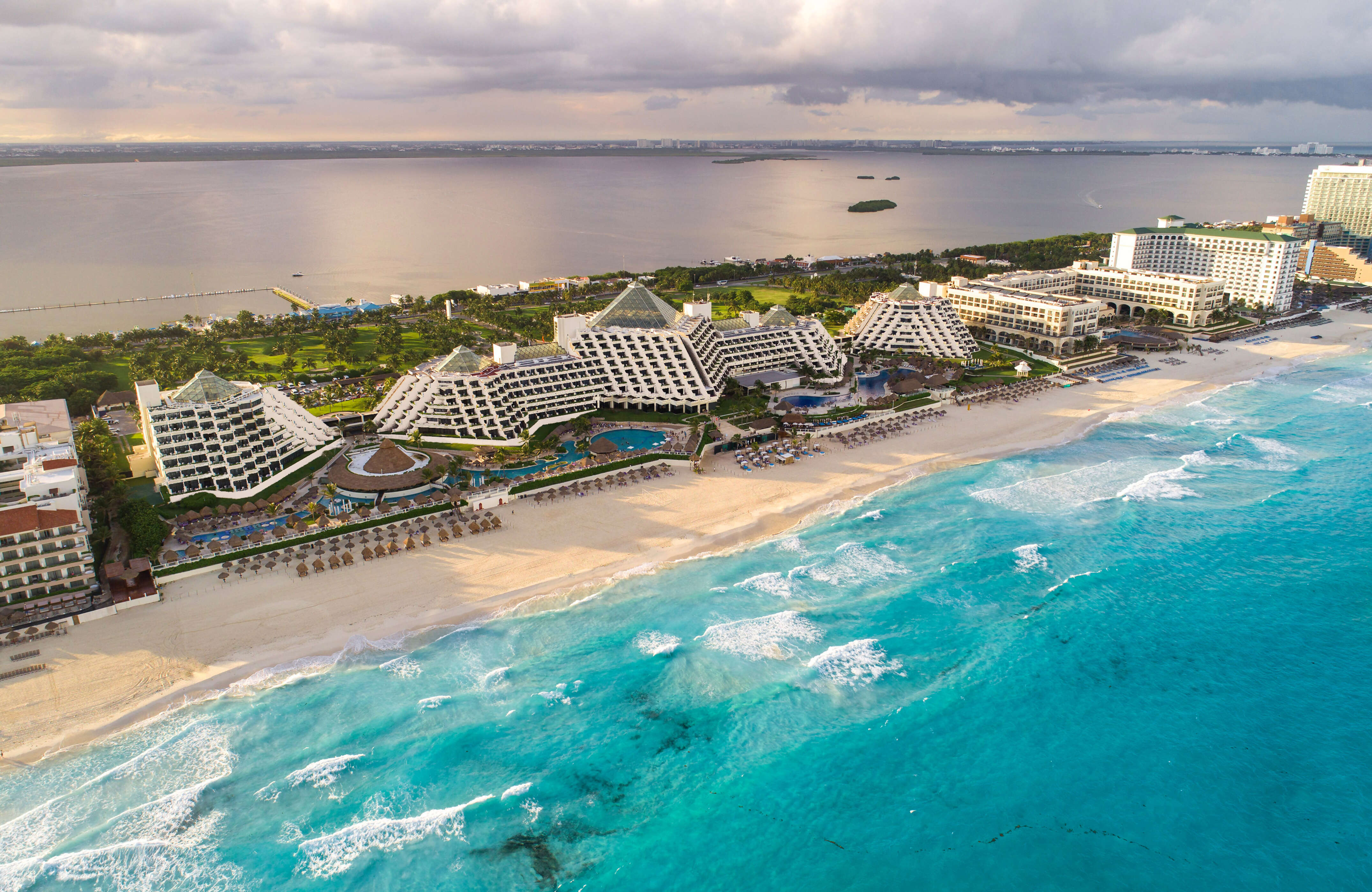 10% Off Weddings and Free Honeymoon & 10%  at Paradisus Cancun