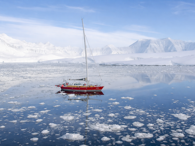 World-First Antarctic Hybrid Cruise
