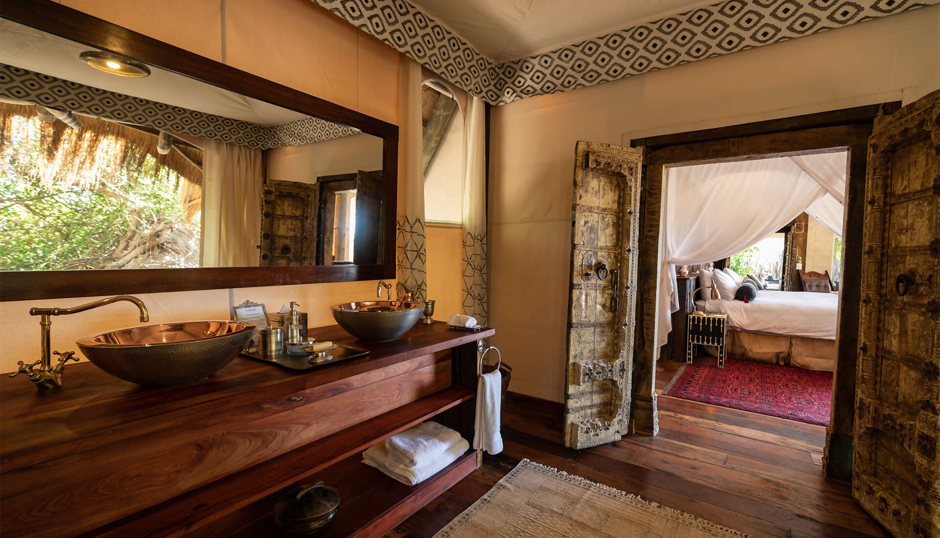 Great-Plains-Selinda-Camp-guest-suite-bathroom-and-bedroom.jpg