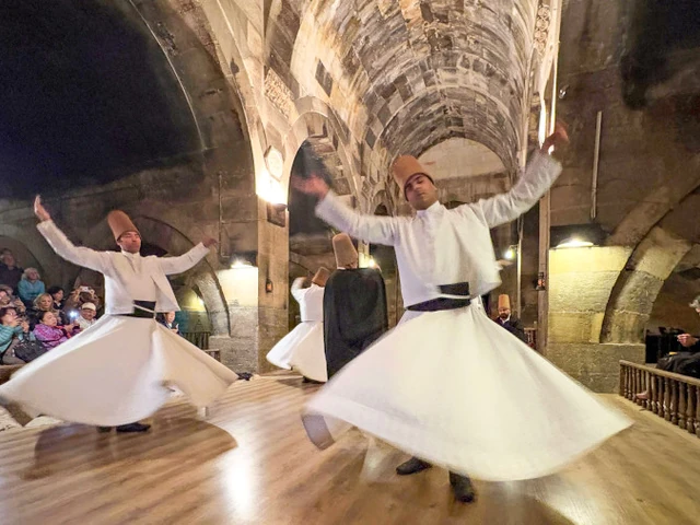 Top 10 Tours for Solo Travellers | Best Small Group Trips