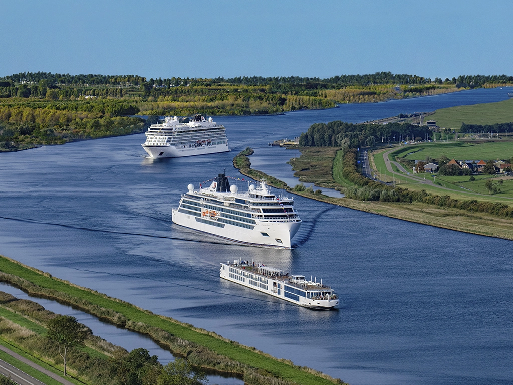 Danube Waltz (river)