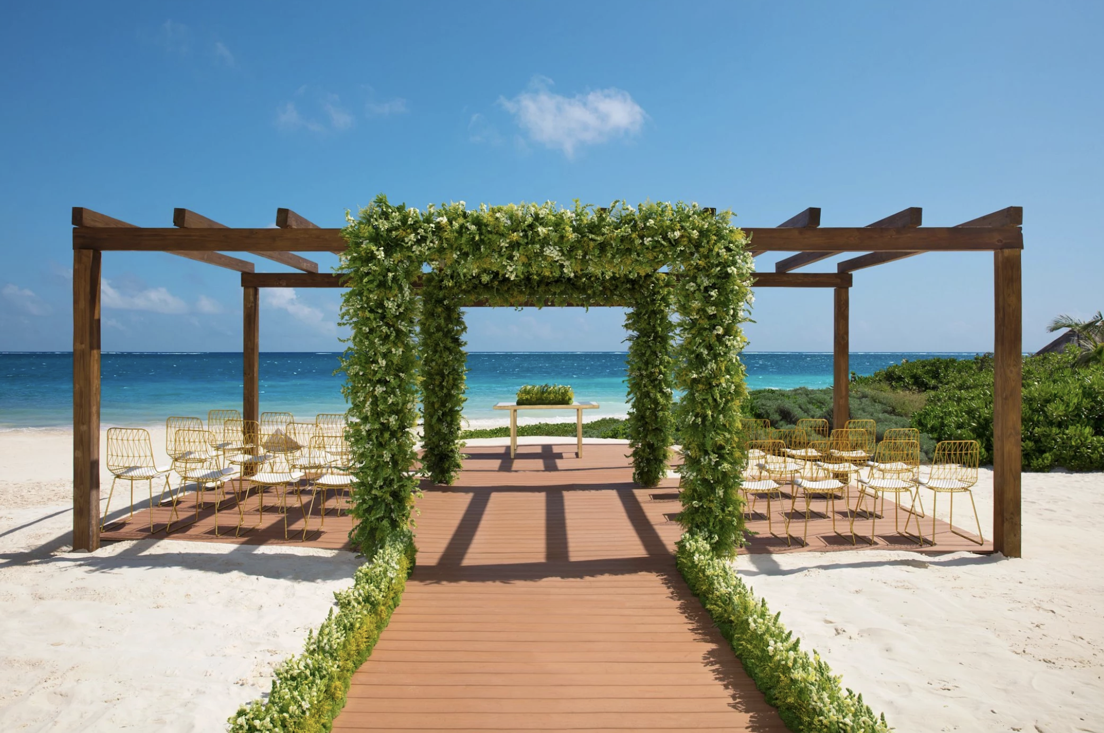 Top Reasons to Consider a Destination Wedding