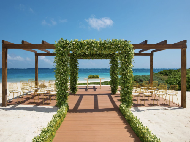 Top Reasons to Consider a Destination Wedding
