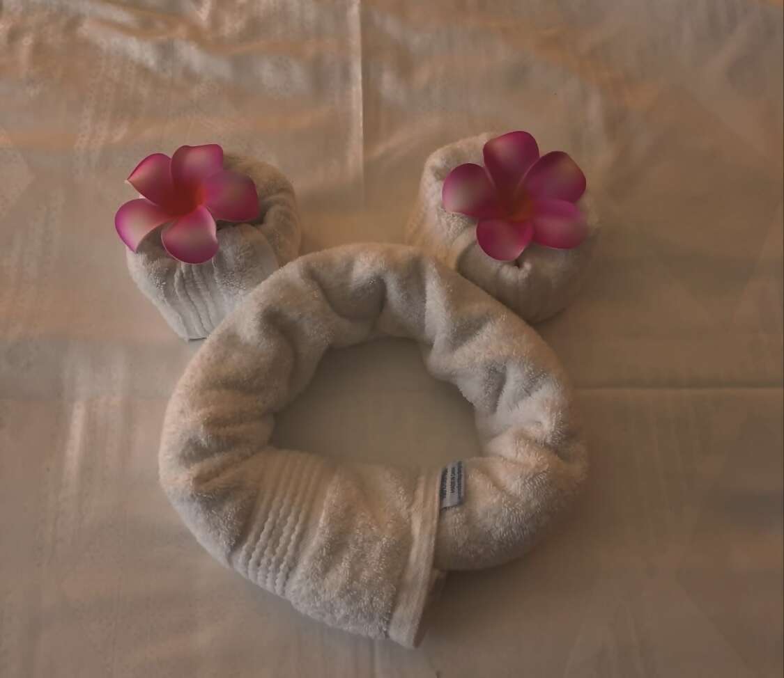 Soak up the sun ☀️ and the savings in paradise 🌴!