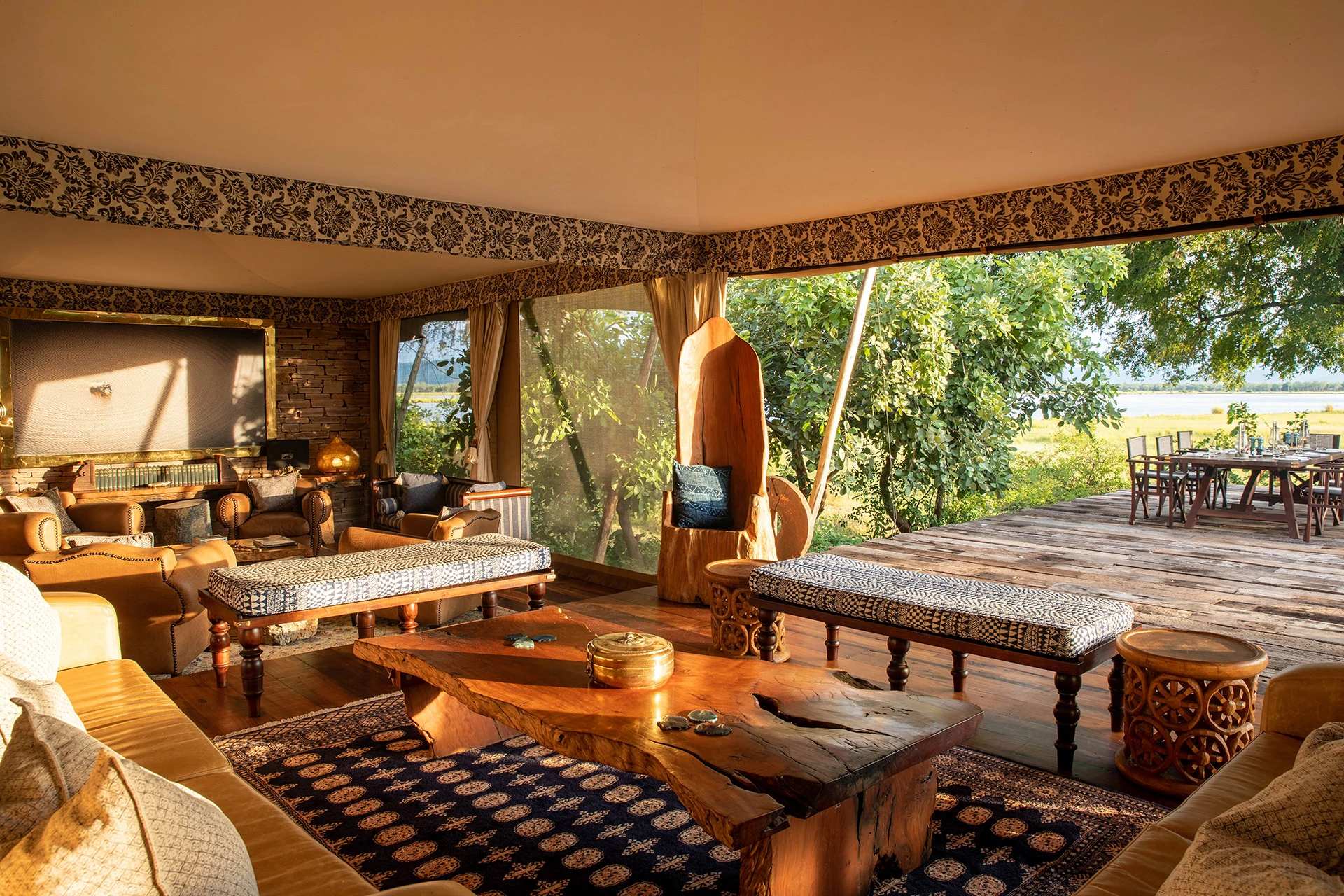 03Great-Plains-Tembo-Plains-Camp-main-area-lounge.jpg