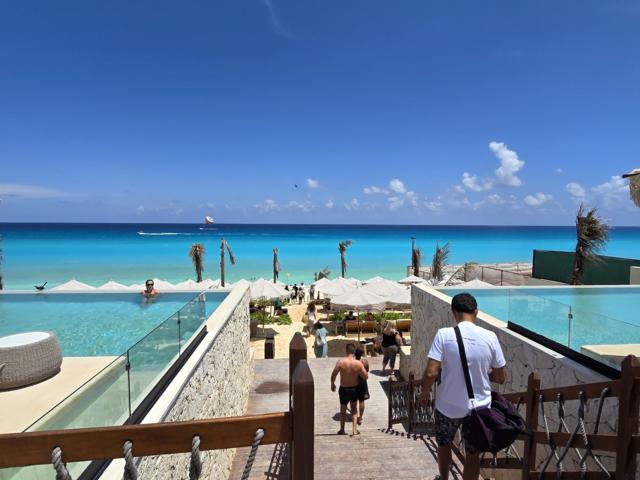 An Unforgettable Escape: Hyatt Vivid Grand Island, Cancun