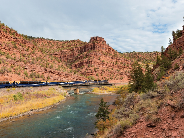RM21_RTR_Train_Exterior_Red_Canyon_Edit.jpg