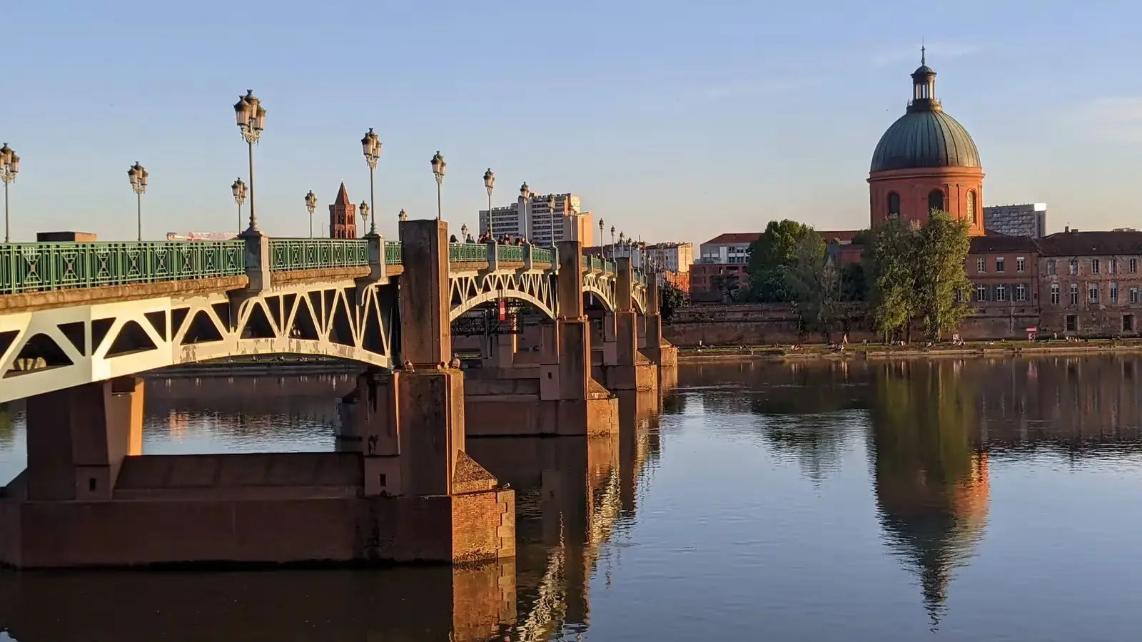 Bonjour! Join me on a travel adventure to discover Local Living France