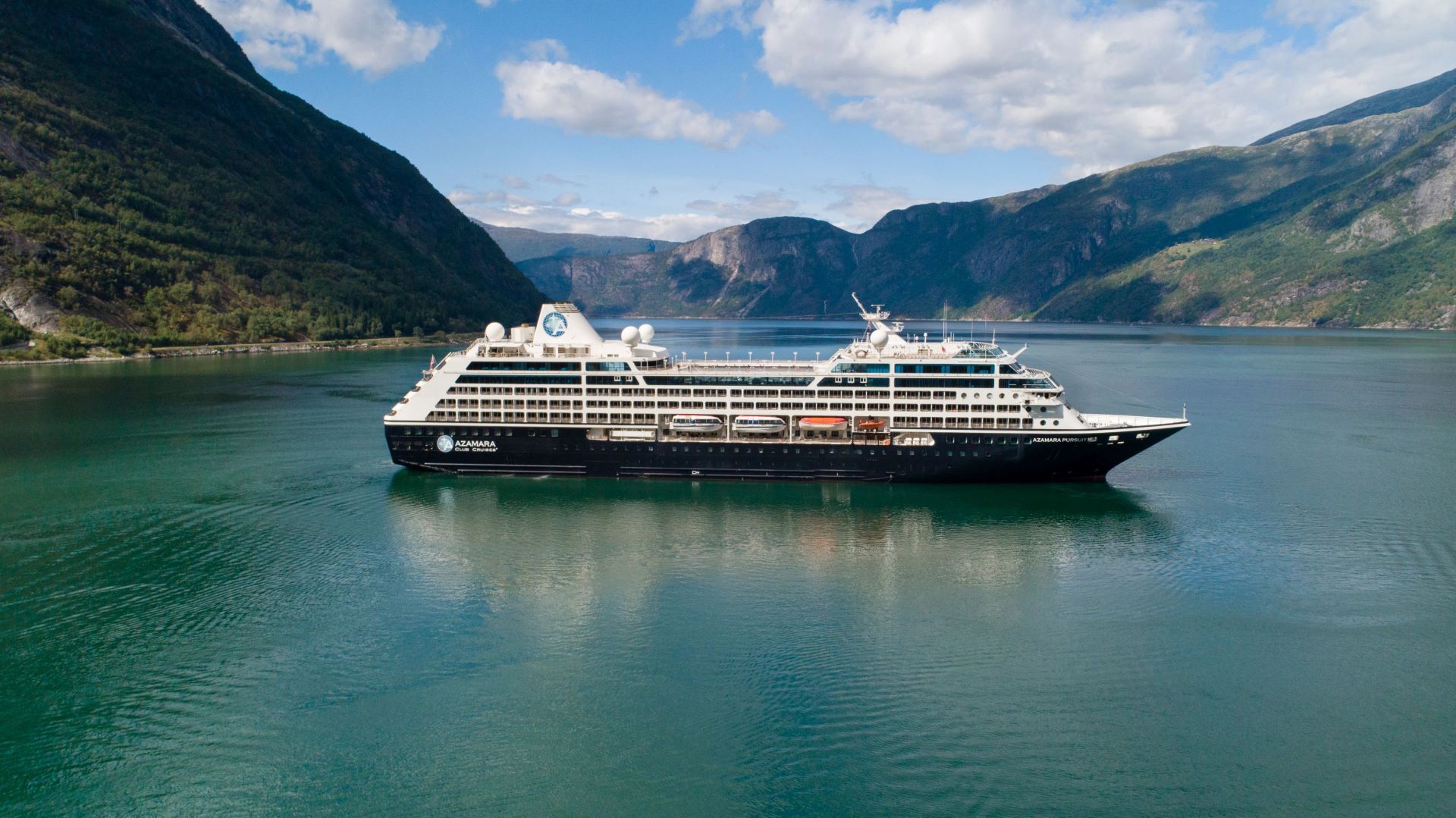 Azamara Unveils New Entertainment Aboard Azamara Pursuit