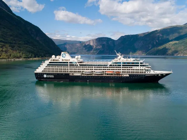 Azamara Unveils New Entertainment Aboard Azamara Pursuit