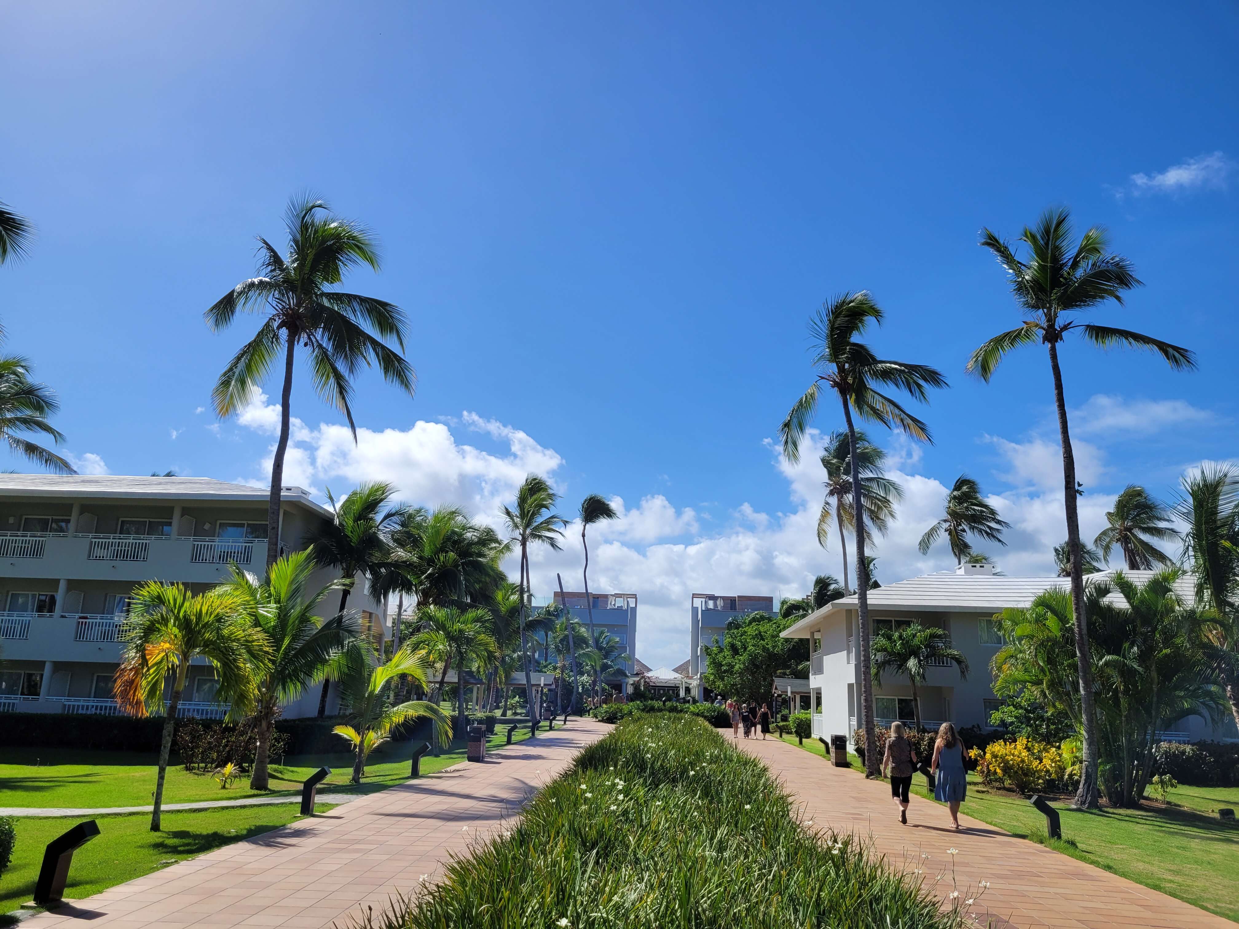 All Inclusive Resort or Carribean Cruise - Which is best?