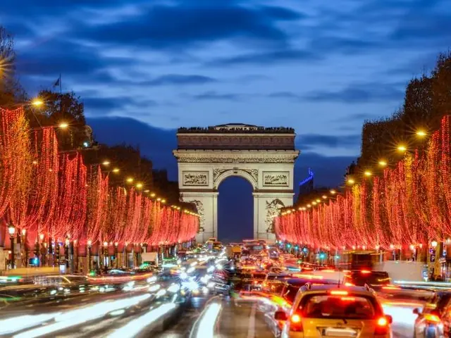 World Wide Travel of Cornwall Presents...London & Paris Holiday Travel Group