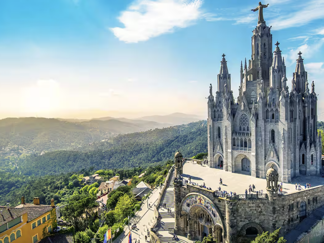 Norwegian Gem’s Transatlantic Crossing Is Turning Heads