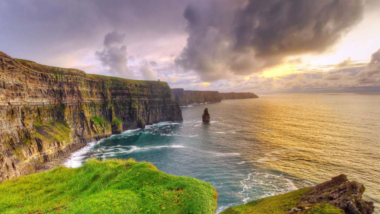 Shades of Ireland: Castles, Cliffs & Celtic Charm