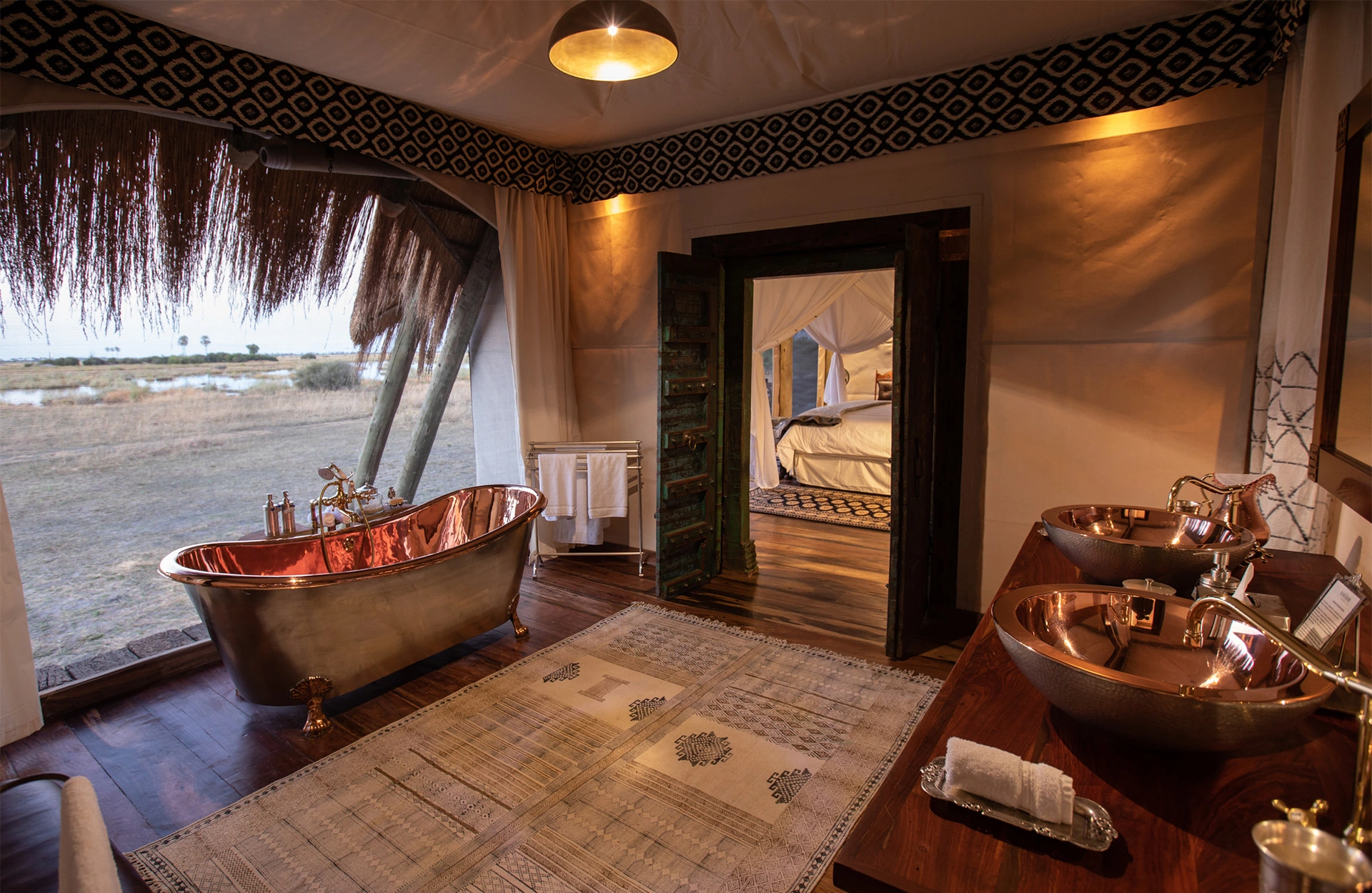 Great-Plains-Selinda-Camp-guest-suite-copper-bath.jpg