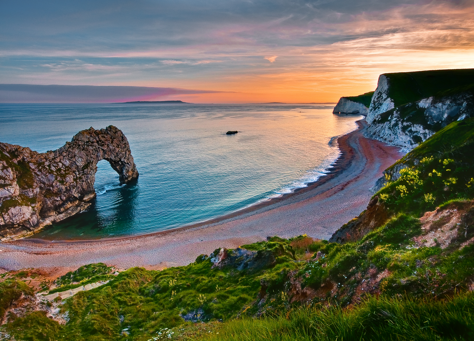 shutterstock_77828119_dorset_beach_tn.png