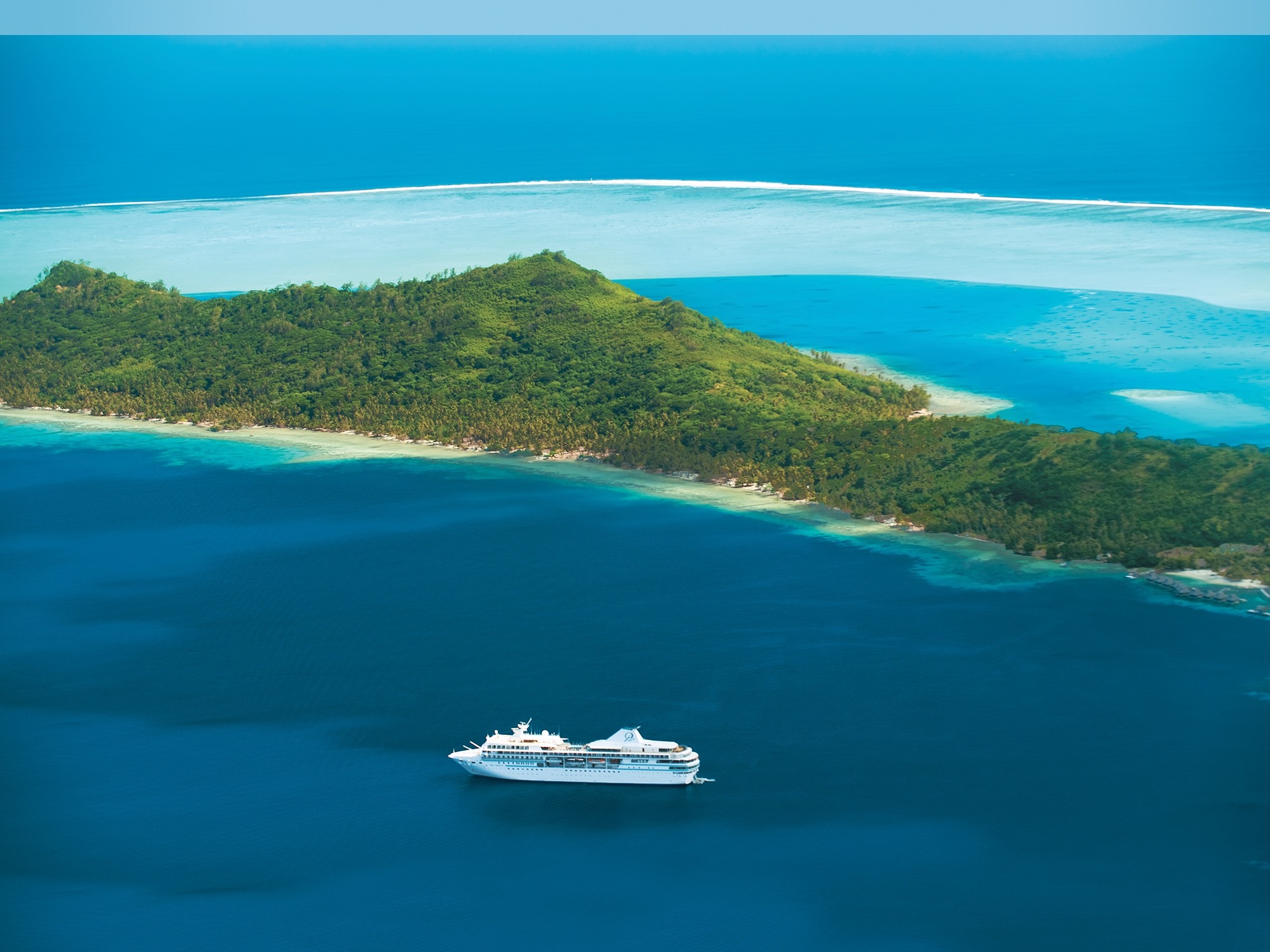 Paul Gauguin Tahiti and Ponant Global Expedition Cruises: 30% Early Booking Savings!