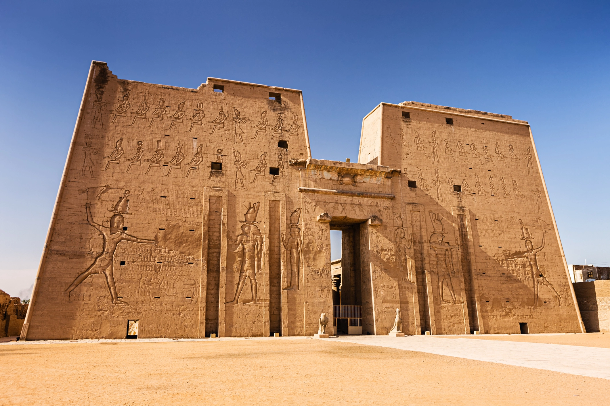 Edfu - Kom Ombo - Aswan
