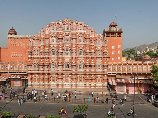 Scenic Expanding River Cruising to India, Sri Lanka