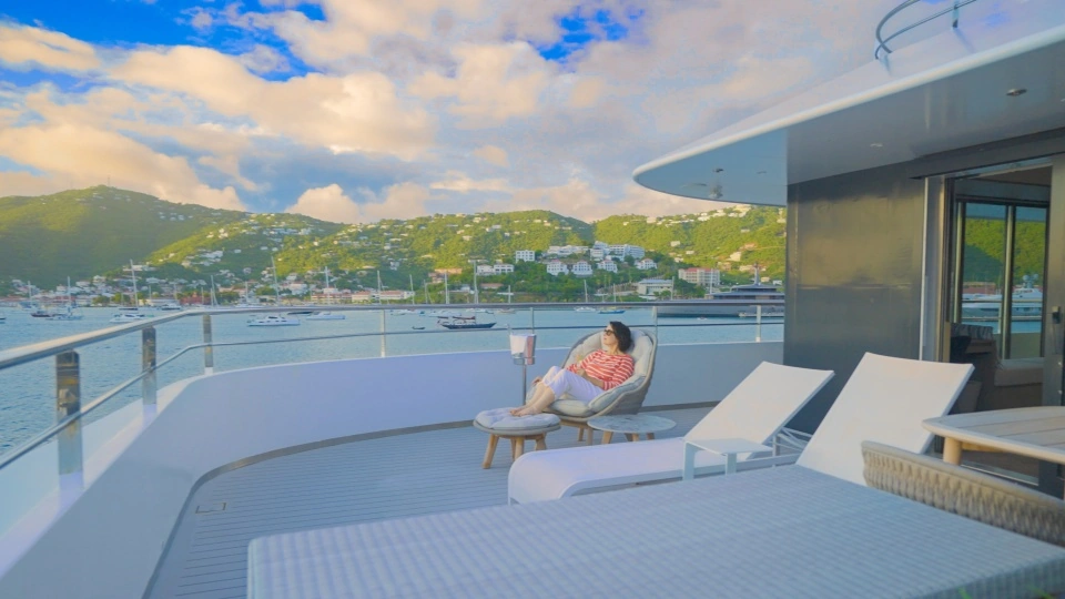 VIDEO SHIP TOUR: The Best Places on an Emerald Yacht Cruise to Relax Over a Drink