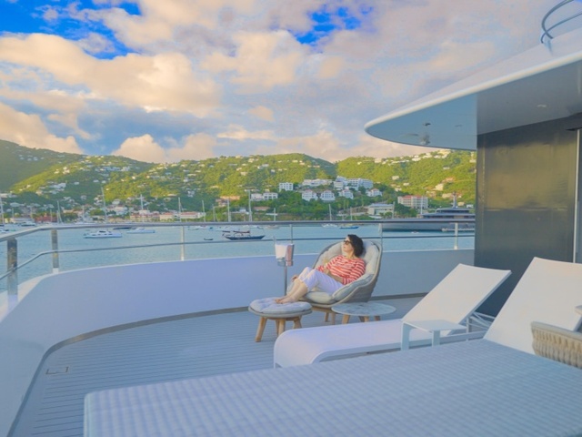 VIDEO SHIP TOUR: The Best Places on an Emerald Yacht Cruise to Relax Over a Drink