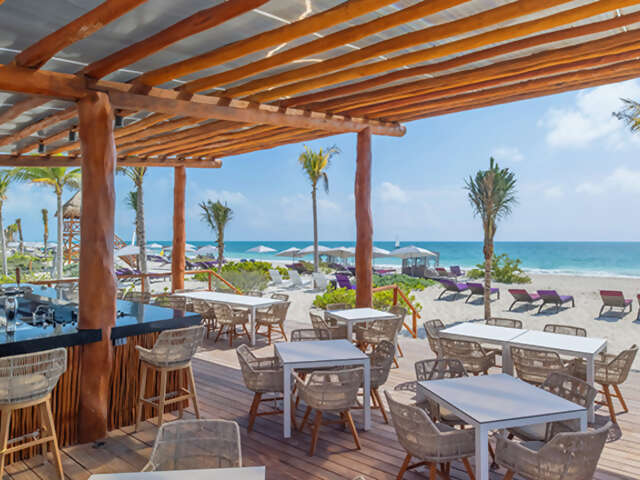 Resort Credits when you stay at select Planet Hollywood Hotels & Resorts with WestJet Vacations