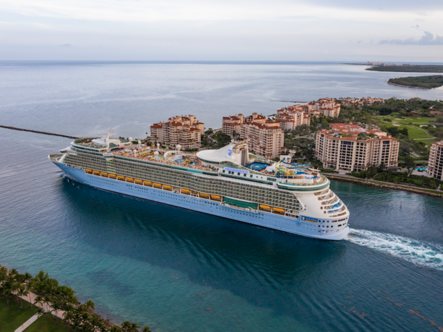 2 Cruise Lines Implement New Age Restrictions on Young Travelers