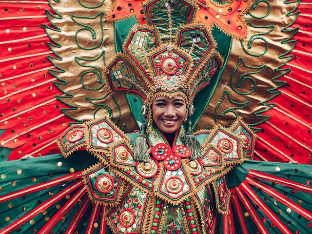 SUSTAINABLE-TRAVEL_Sustainability-Carousel_Indonesian-Culture.jpg