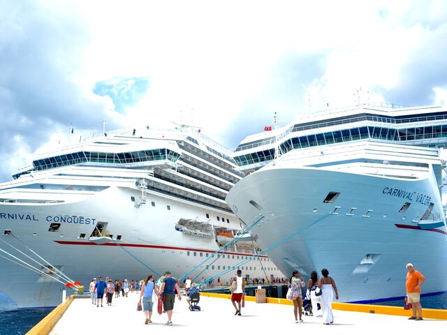 What is shoulder season and why should i consider booking a cruise?