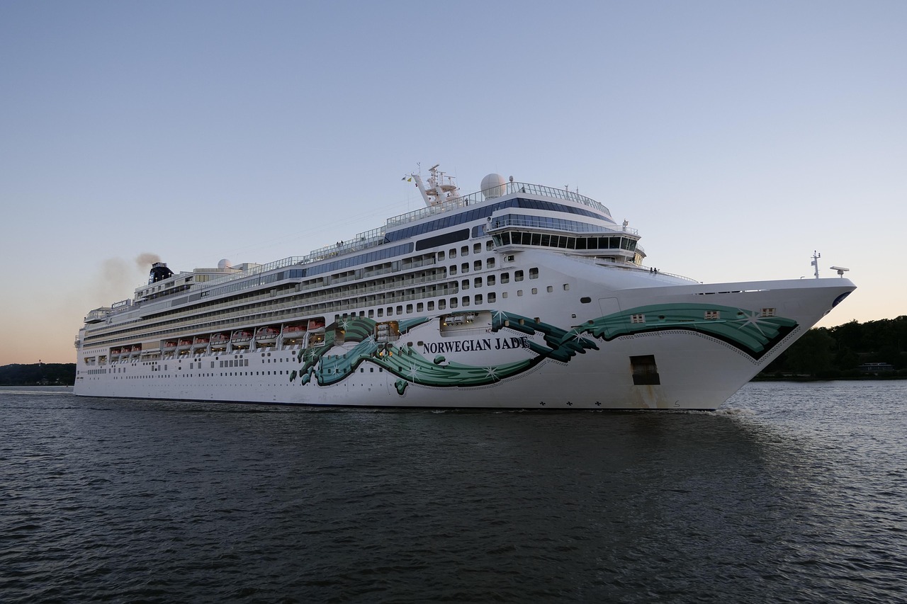 Luxury Asian Cruise: Explore Japan & Korea on Norwegian Jade – Book Your 2026 Getaway Now!