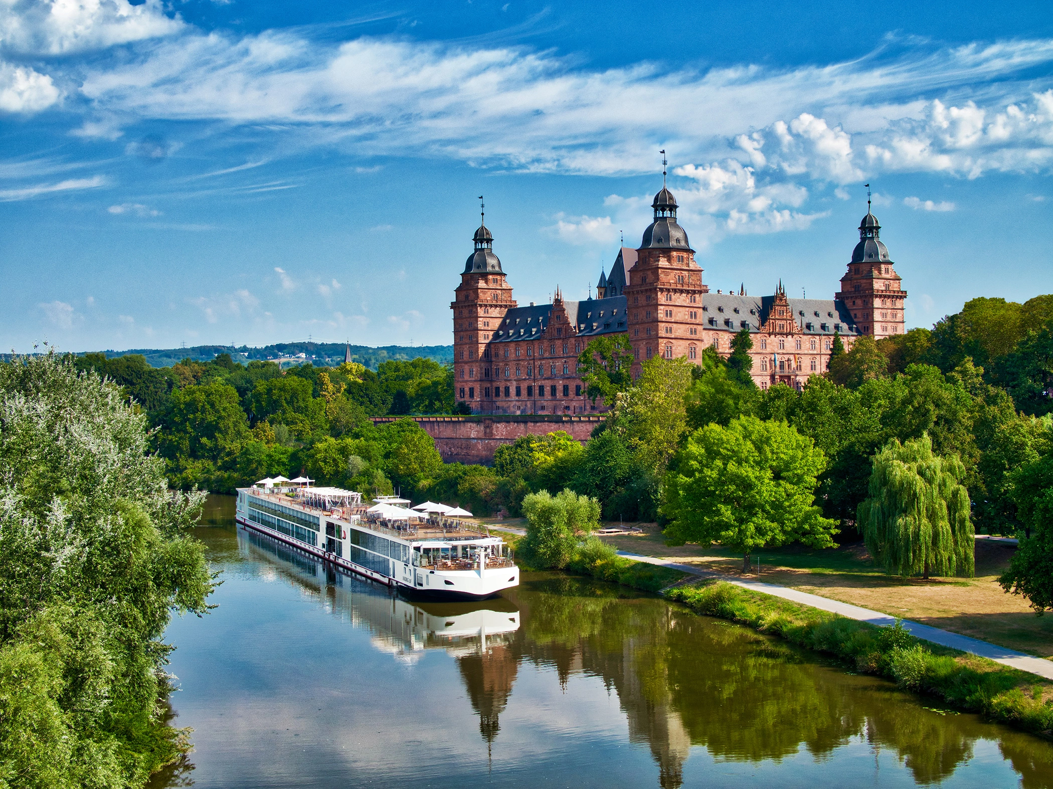 Set Sail with Award-Winning Luxury and Value