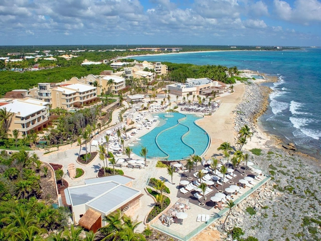 Pleasant Holidays: Save up to 50% & Kids Stay FREE at Palladium Resorts