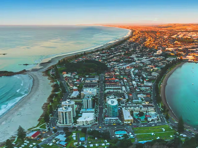 Australia & New Zealand: Dusky Sound & Melbourne - Norwegian