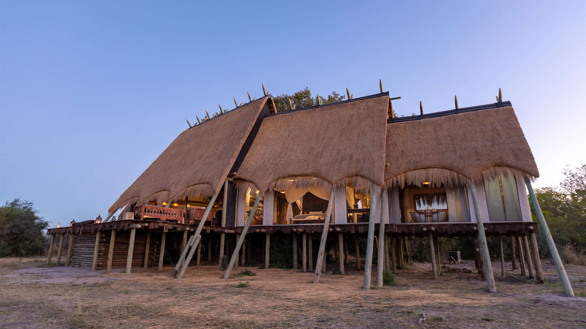 01Great-Plains-Selinda-Suite-exterior-at-sunset.jpg