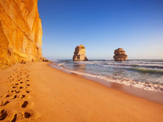 Save up to 20% on Select Australia and New Zealand Trafalgar Trips