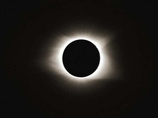 3 Luxurious Ways to Experience the Travel Event of 2021 - the Antarctic Solar Eclipse