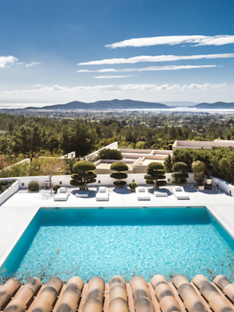 4 Top Reasons to Make a Vacation Rental Your Next Holiday - Plus Booking Tips