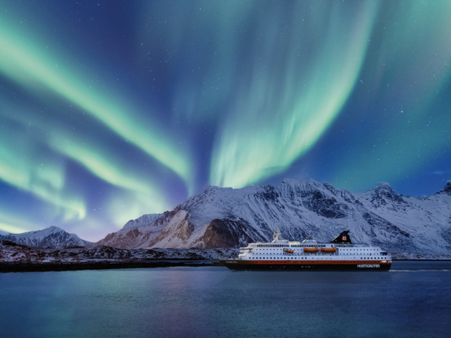 This Cruise Line is Submerging Thousands of Bottles of Sparkling Wine in the Ocean