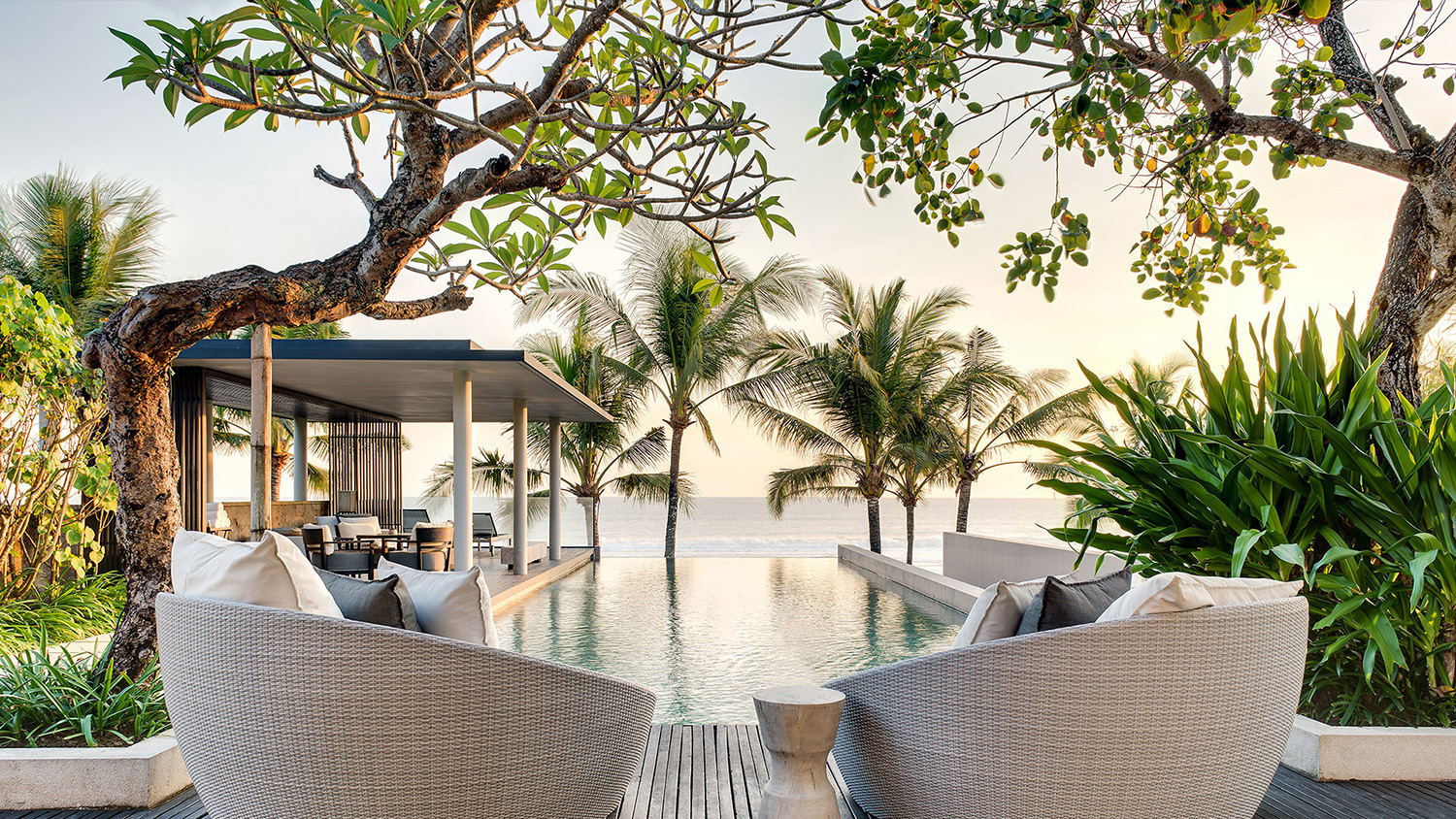 Private Villas & Vacation Homes