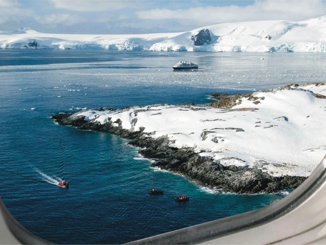ANTARCTICA BRIDGE: FLY & CRUISE