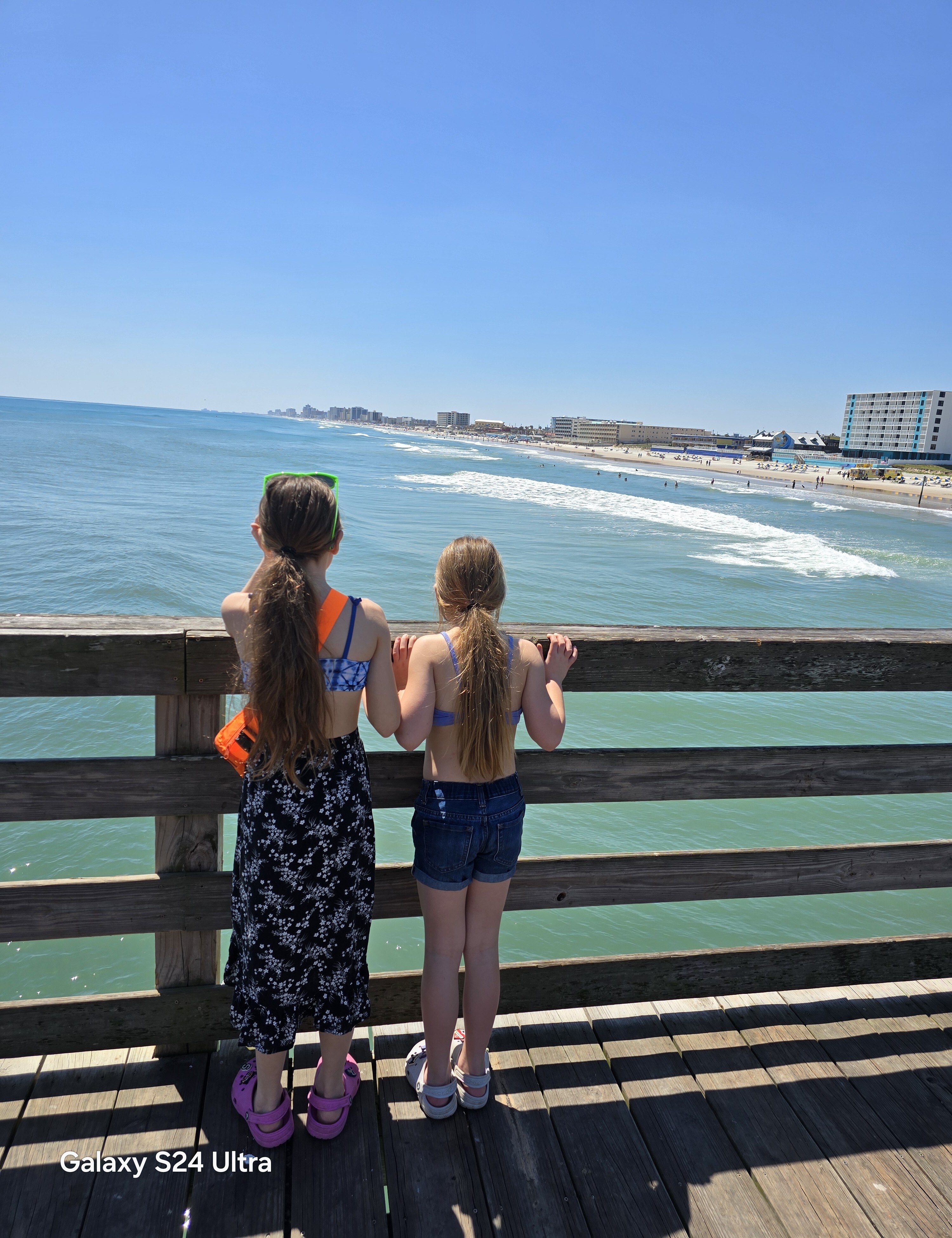 Girls/Daytona Beach Pier