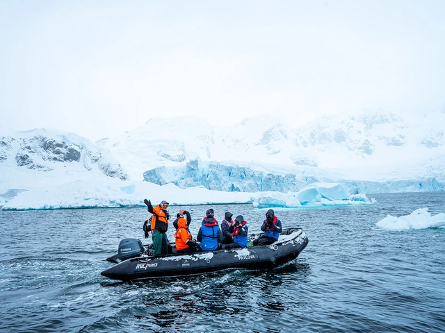 What is the best time to book an  Aurora Expedition?